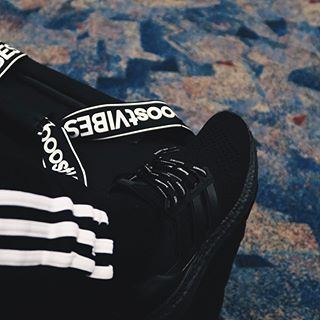 We're headed to Kansas for some madness with @adidas... Stay tuned!🏀
#NiceKicks 📸@RayP_Photos