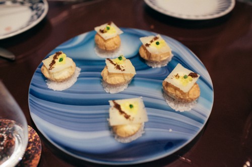 Mini airbags stuffed with manchego cheese